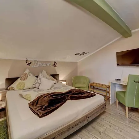 Zum Singenden Musikantenwirt Hotel 3*